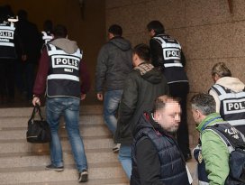 İzmir merkezli PDY operasyonunda 10 tutuklama