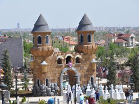 80 Binde Devr-i Âlem Parkı ücretsiz