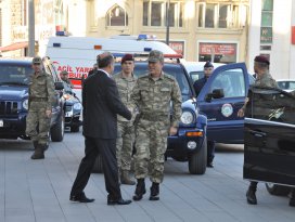Orgeneral Akar, Konyada