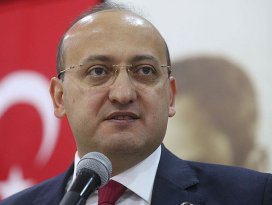 Bizler yapıyoruz onlar yıkmanın peşinde