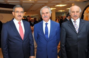Rektörlük seçimlerinde flaş!