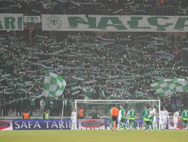 Konyaspor sahasında Bursasporu devirdi!
