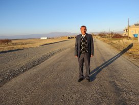Yalıhüyükte yol yapım çalışmaları sürüyor