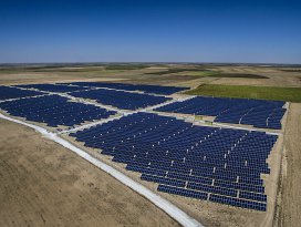 Türkiyenin en büyük güneş enerjisi santrali Konyada açıldı