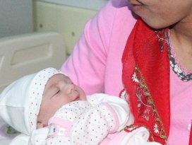 Konyada yeni yılın ilk bebeği