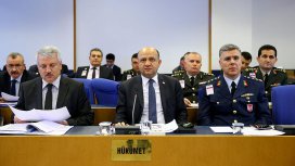 Komisyonda dövizle askerlik bedeli tartışması