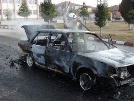 LPG’li otomobil alev alev yandı
