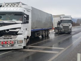 Akşehir’de iki tır çarpıştı: 1 yaralı