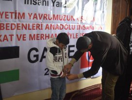 RİBAT Gazzede 10 bin yetim giydiriyor