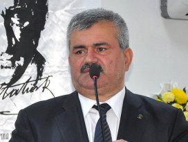 Bir partinin bankası olmamalı