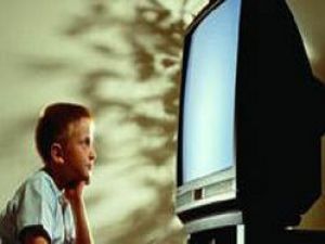 Aşırı TV izleyen çocuklar matematikten kötü not alıyor