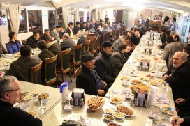 Toplumun ekseni kaydı