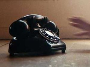 Sabit telefonla konuşmak cepten pahalı