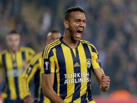 Fenerbahçe Avrupada De Souzanın golleriyle güldü