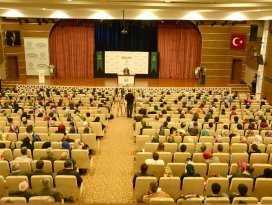 Meram’da Yavuz Bahadıroğlu Seminerleri sürüyor