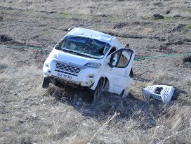 Minibüs şarampole yuvarlandı: 1 yaralı