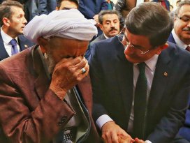 Başbakan Davutoğlu Silopide cuma namazı kıldı