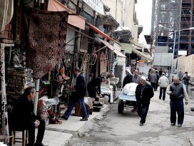 Surda bazı bölgelerde sokağa çıkma yasağı sona erdi