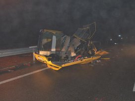 Seydişehirde trafik kazası: 2 ölü 1 yaralı