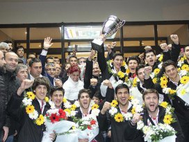 Dünya şampiyonu genç sporcular Türkiyeye döndü