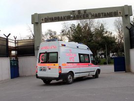 Diyarbakırda terör saldırısı: 7 şehit, 27 yaralı