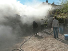 Yunak’ta yangında iki büyükbaş hayvan telef oldu