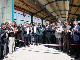 Karatayda üç kapalı pazar hizmete girdi