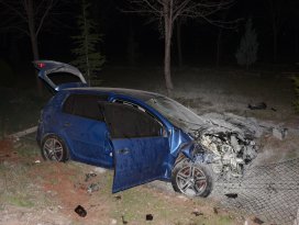 Konyada otomobil ile motosiklet çarpıştı: 1 ölü, 2 yaralı