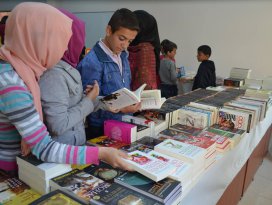 Taşkentte kitap fuarı açıldı