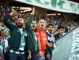 Konyada Fenerbahçeyi kızdıran şarkılar!