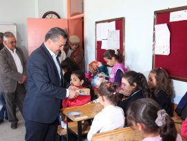 Seydişehir Belediyesi’nden kitap dağıtımı