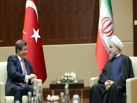 Davutoğlu ile İran Cumhurbaşkanı Ruhani görüştü