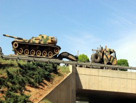 Sınıra tank sevkiyatı