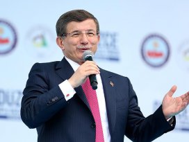 Aşk ve imanla milletin huzurundayız