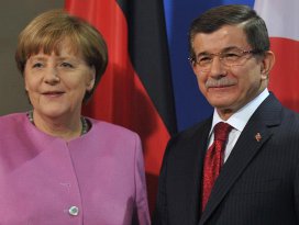 Davutoğlu ve Merkel sığınmacılarla buluşacak