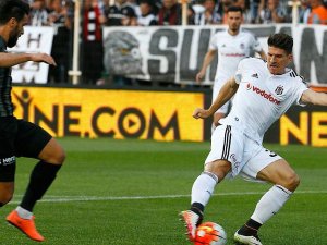 Beşiktaş Manisada 2 puan bıraktı
