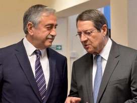 Akıncı ile Anastasiadis ara bölgede buluştu