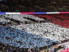 Fransada statta ibadet eden Müslüman futbolculara ceza