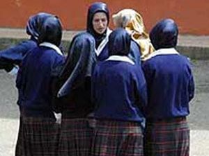 İmam Hatiplerde erkek öğrenci kalmadı