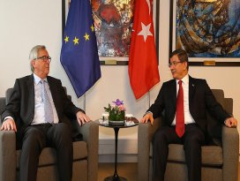 Davutoğlu ile Juncker vizeyi görüştü