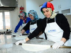 Asker ve polise “anne eli değmiş” yemek