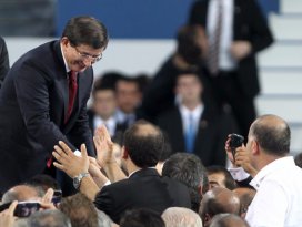 Sadece Davutoğlu bırakmıyor!