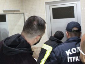 Genç kendisini tuvalete kilitledi