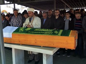 Halı sahada kalp krizi geçiren lise öğrencisi öldü