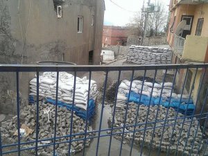 Güvenlik güçlerini izlemek için kamera sistemi kurmuşlar
