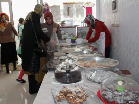Gökkuşağı Derneğinden çocuklar için kermes