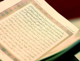 TDV, okullarda başarılı öğrencilere Kuran hediye etti