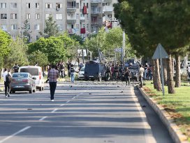 Diyarbakırda terör saldırısı: 3 ölü, 45 yaralı