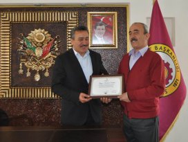 Kızılay’dan Başkan Tutal’a teşekkür plaketi
