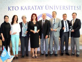 Hemşire adayları, Hemşirelik Haftası’nı kutladı